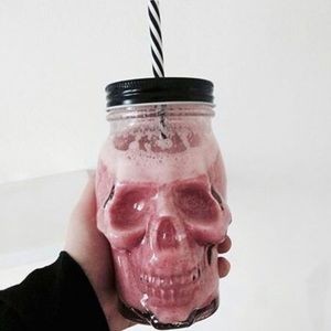 2 brand new skull jar cups 💀🖤 with straws 🖤
